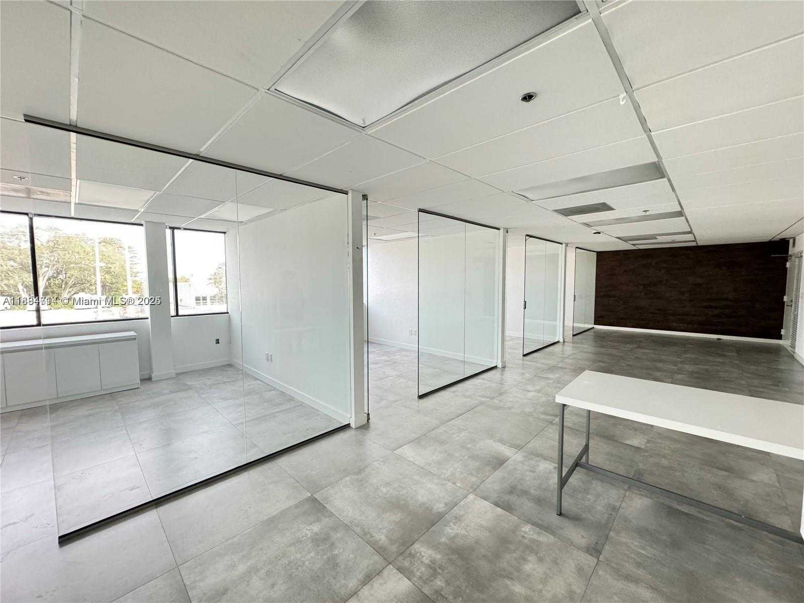 Small Image of 2870 STIRLING RD, Hollywood Number 13