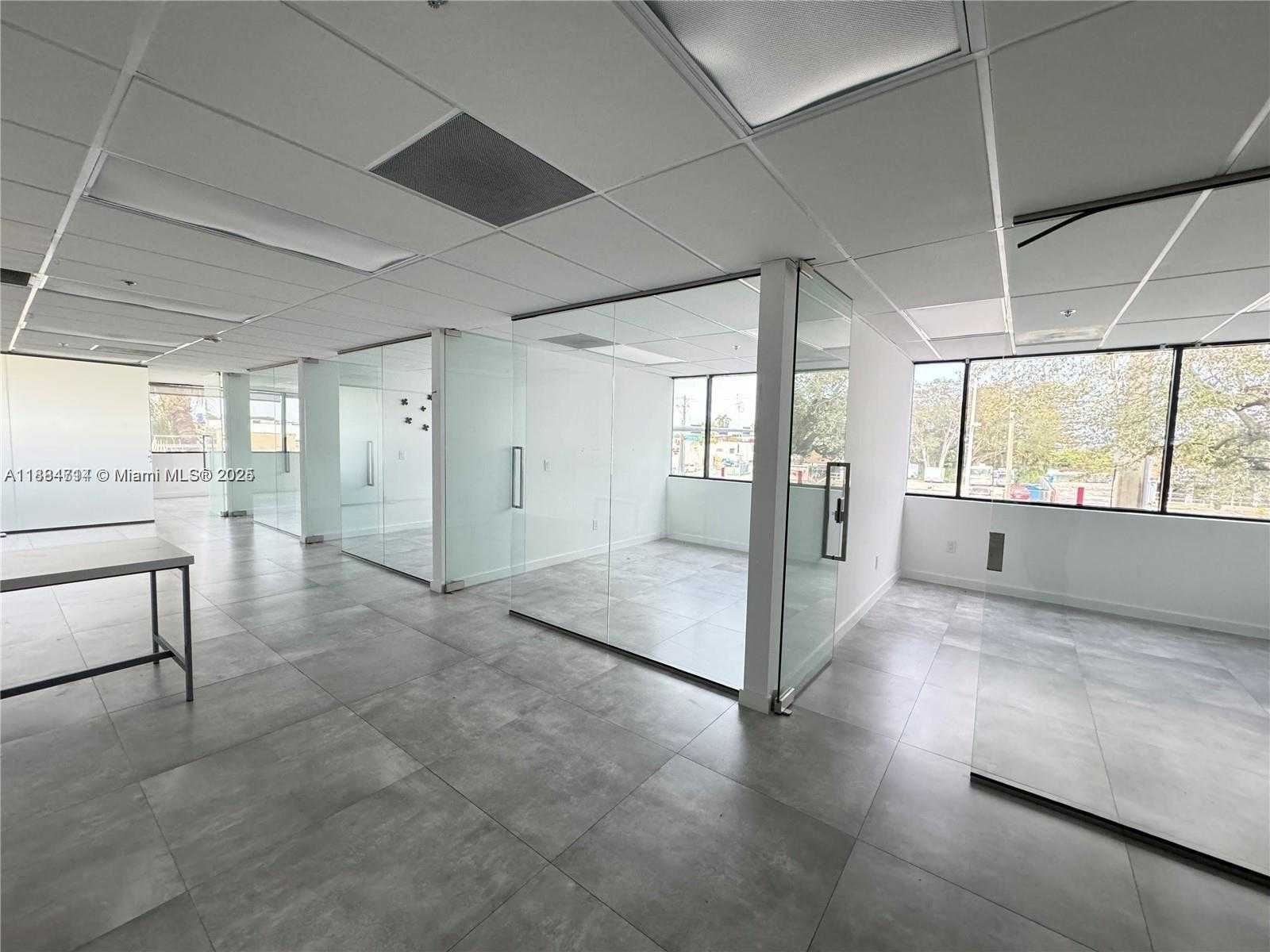 Small Image of 2870 STIRLING RD, Hollywood Number 14