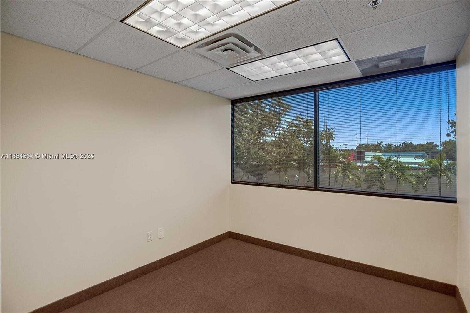 Small Image of 2870 STIRLING RD, Hollywood Number 16