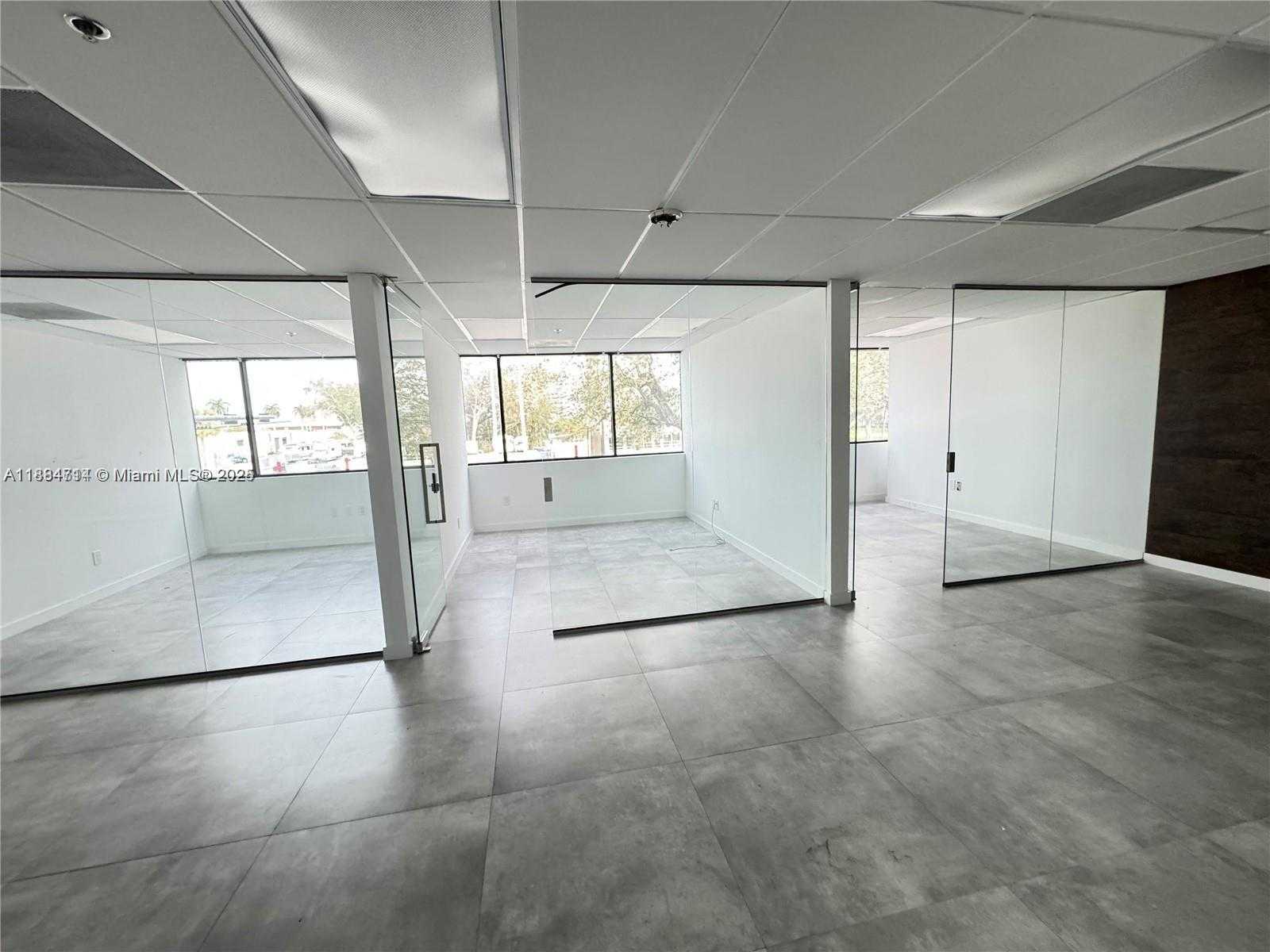 Small Image of 2870 STIRLING RD, Hollywood Number 24