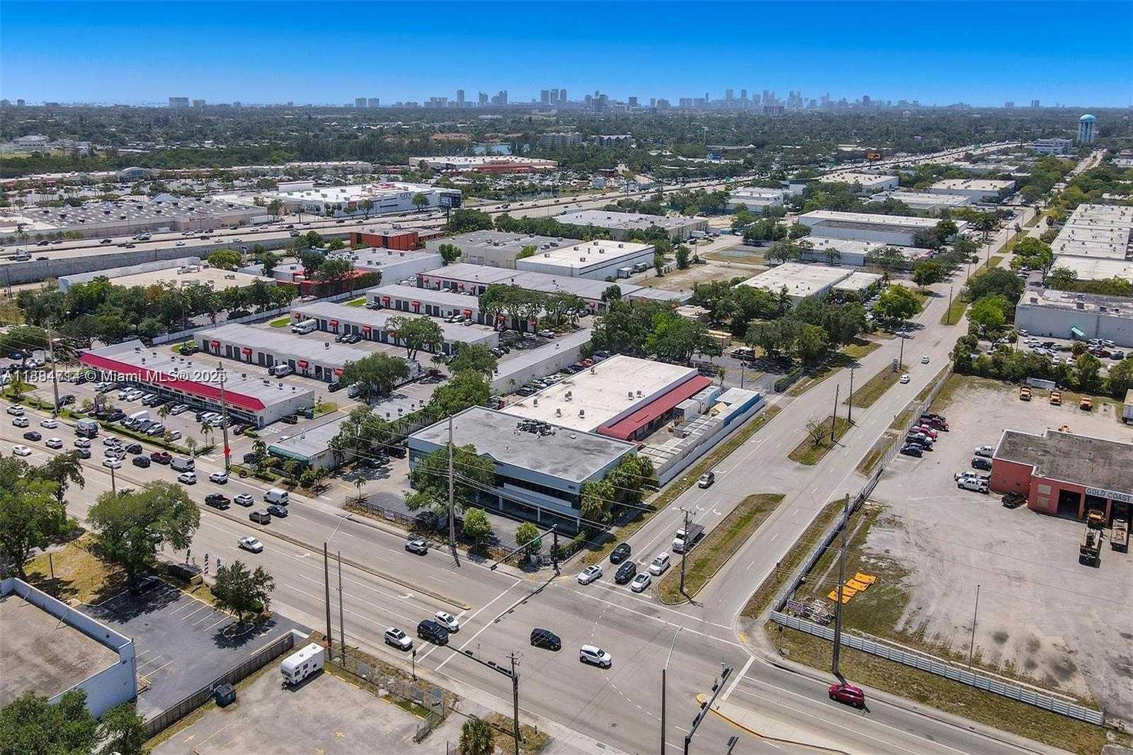 Small Image of 2870 STIRLING RD, Hollywood Number 3