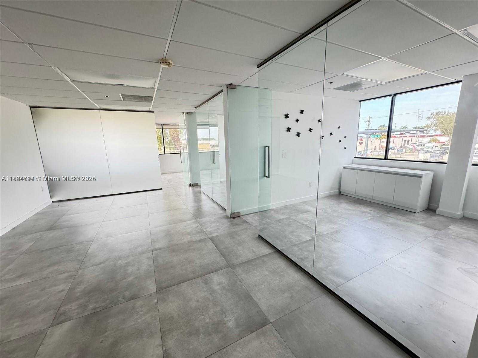 Small Image of 2870 STIRLING RD, Hollywood Number 32
