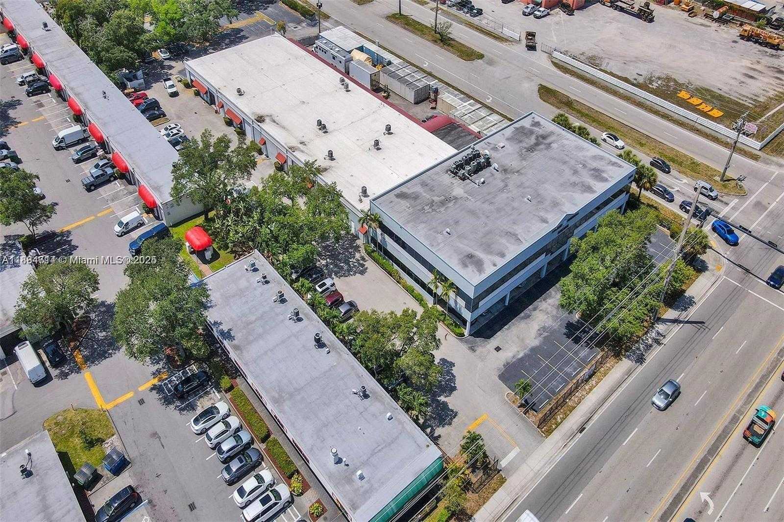 Small Image of 2870 STIRLING RD, Hollywood Number 39