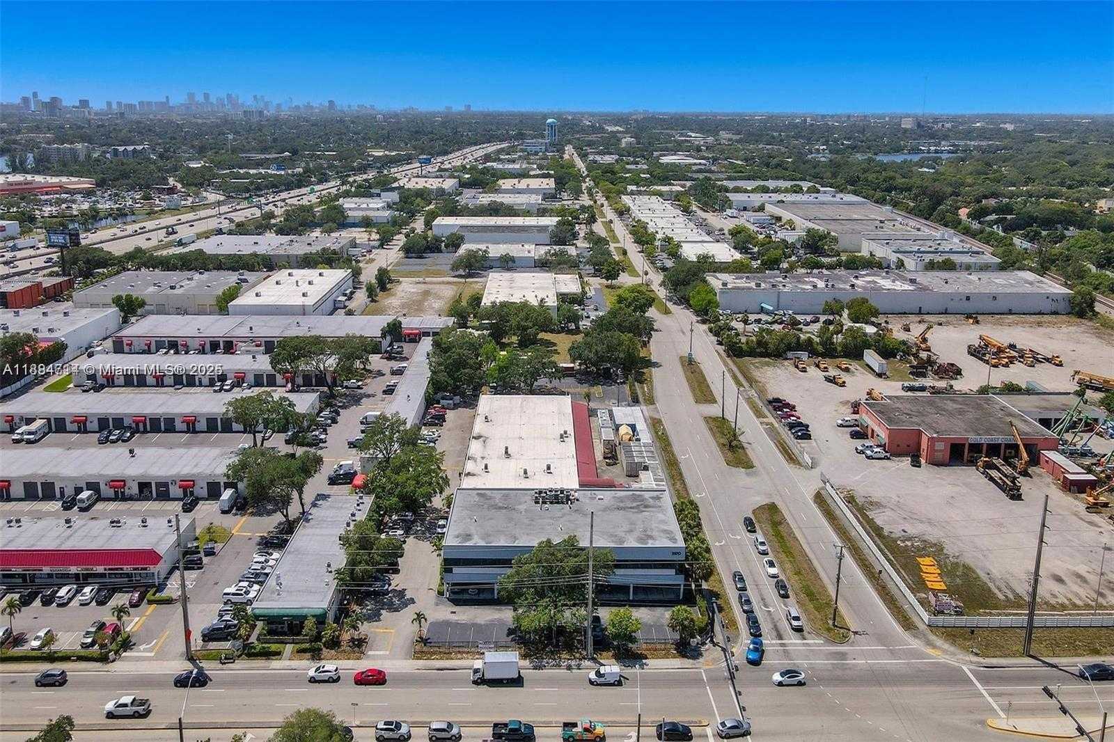 Small Image of 2870 STIRLING RD, Hollywood Number 4