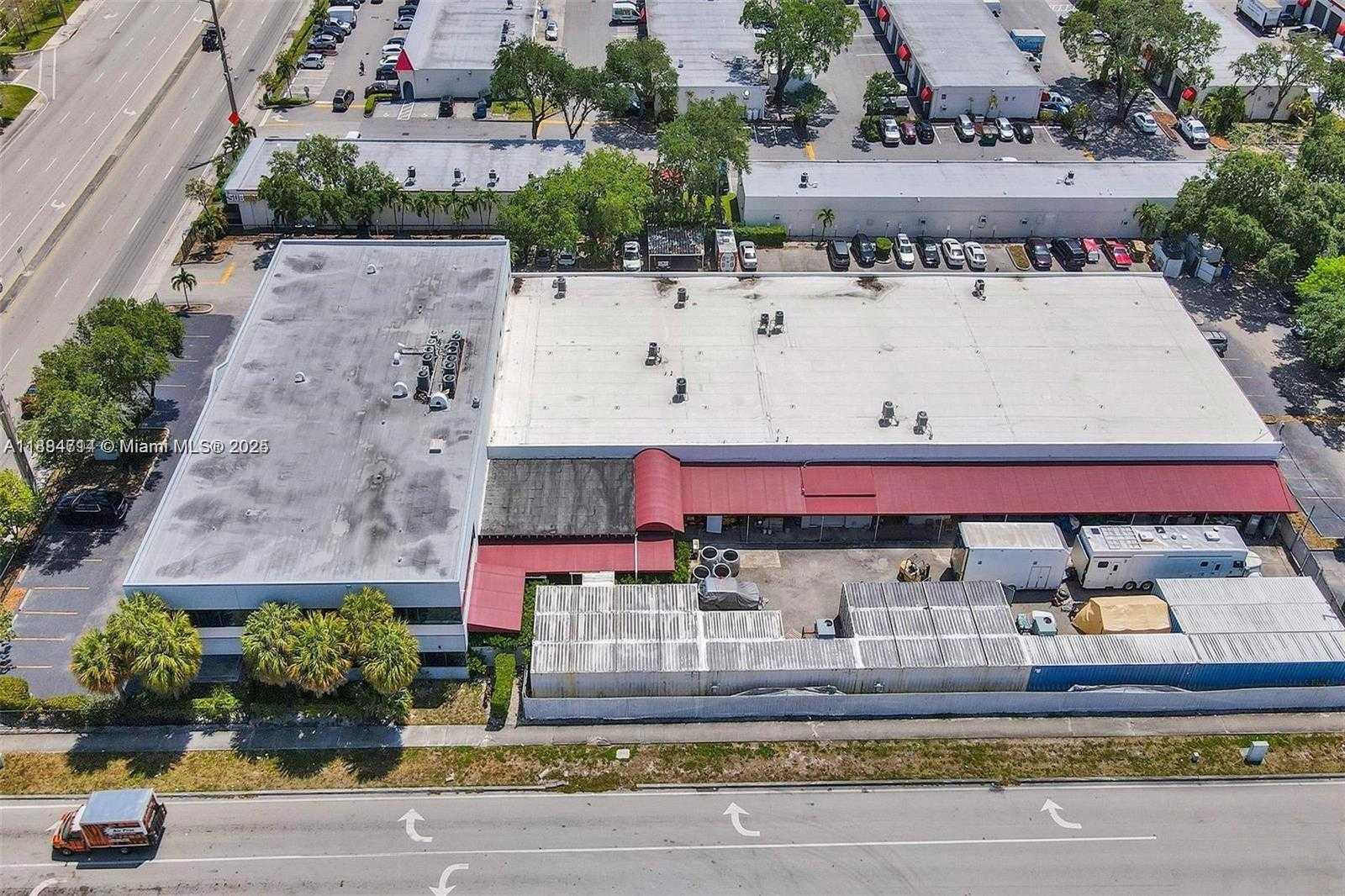 Small Image of 2870 STIRLING RD, Hollywood Number 42