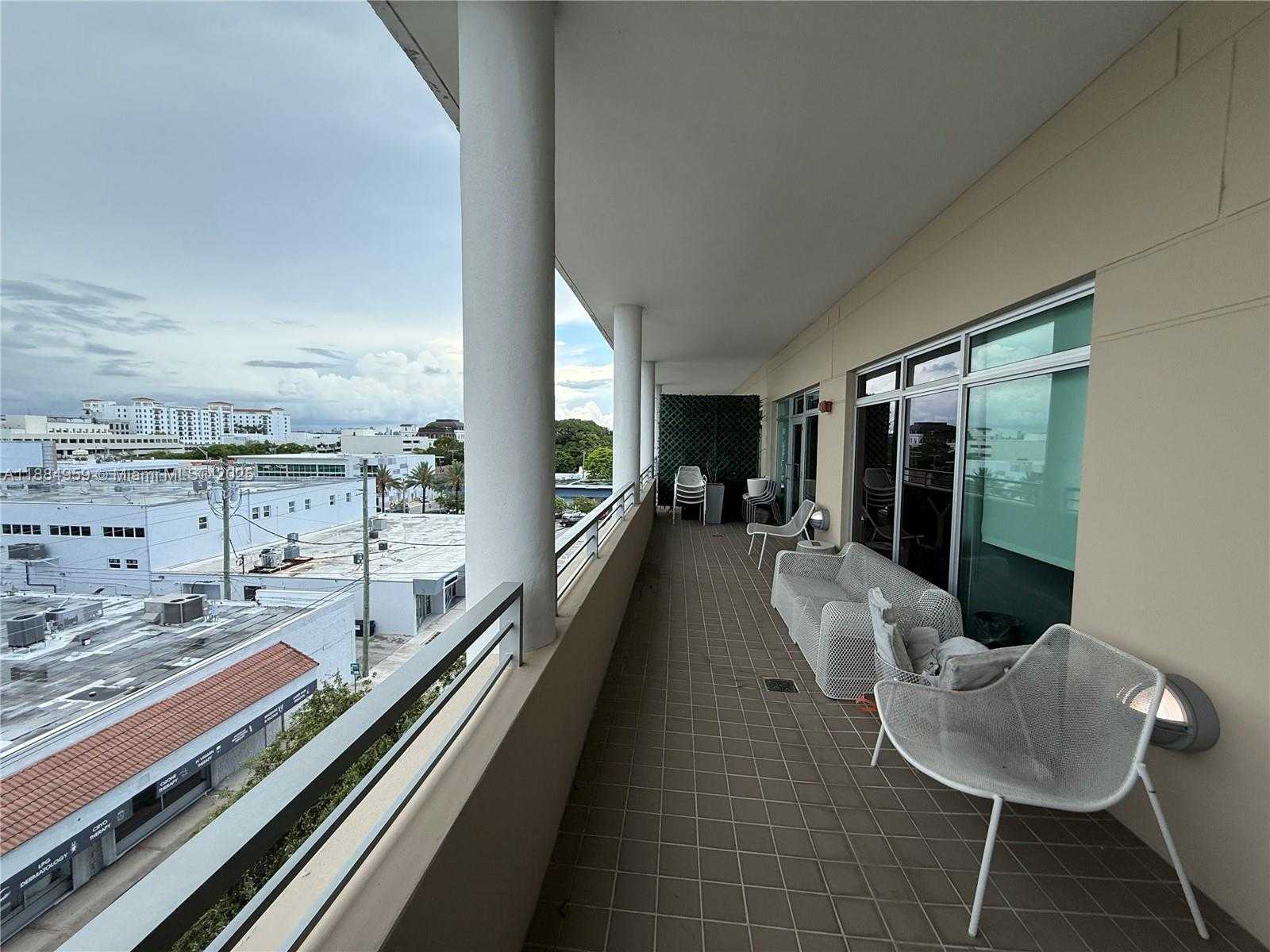 Small Image of South Miami Number 24