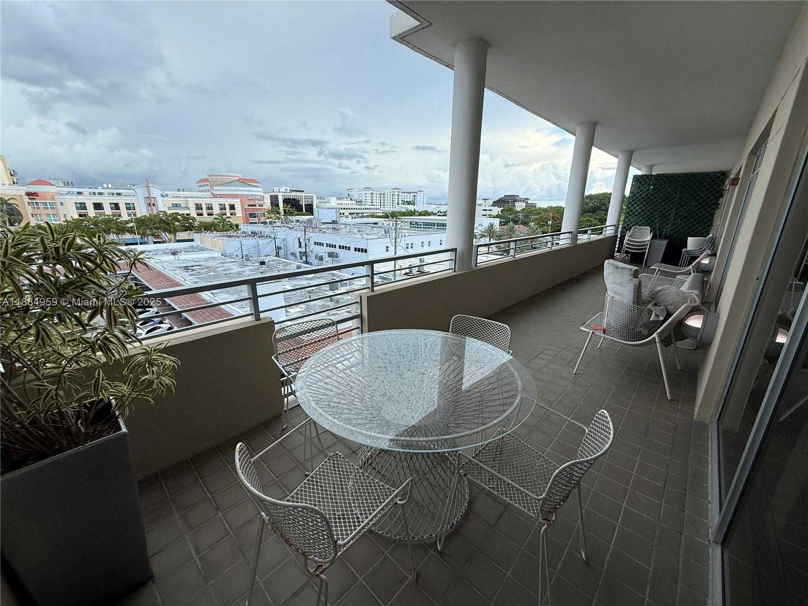 Small Image of South Miami Number 38
