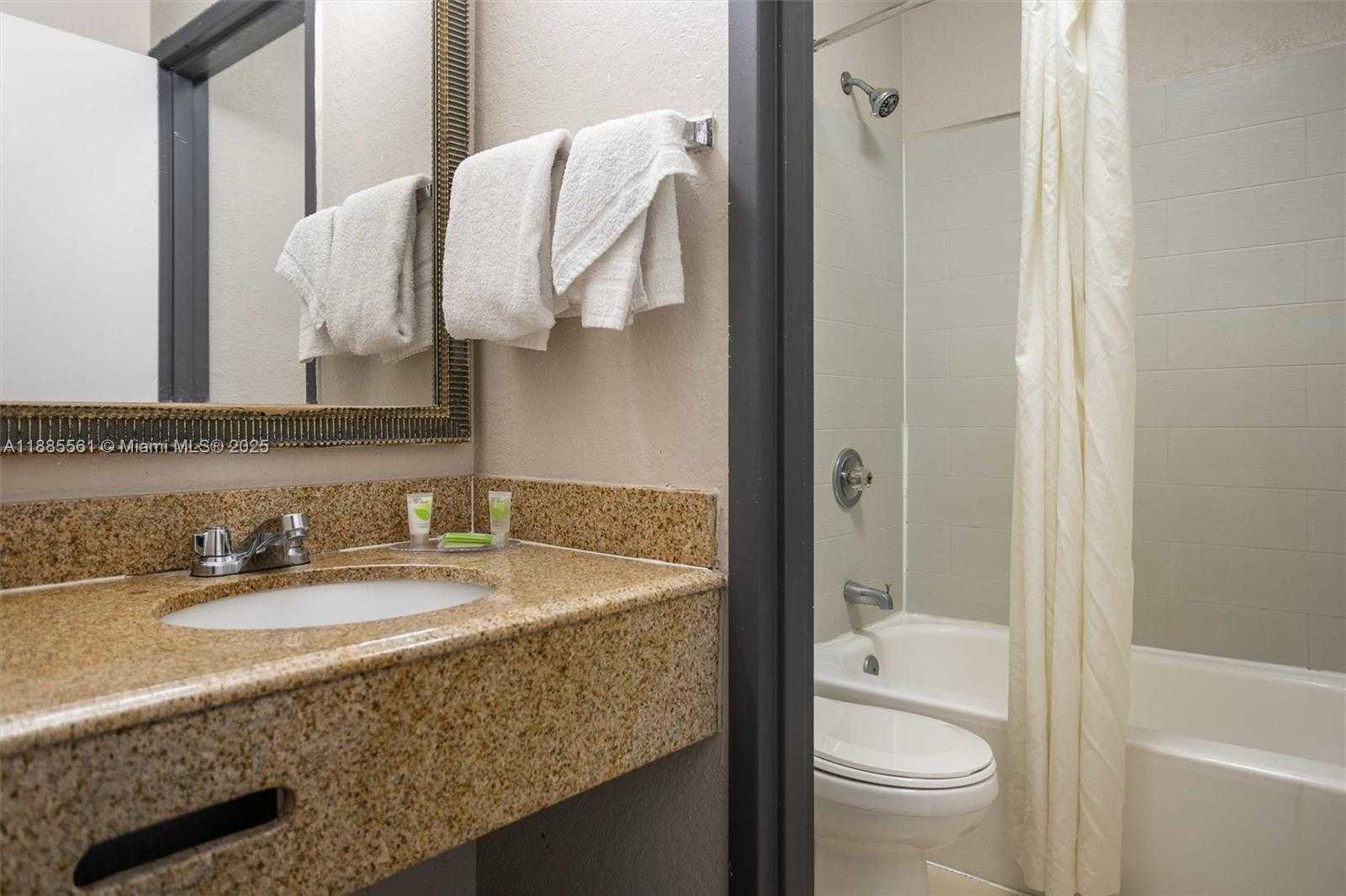 Small Image of 3959 NORTH WEST 79TH AVE, Doral Number 14