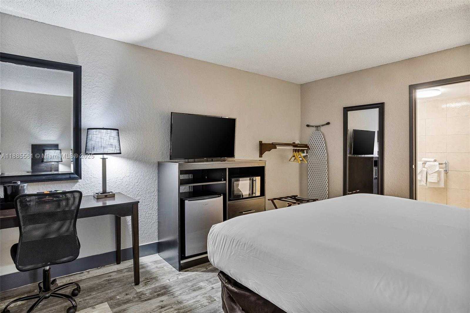 Small Image of 3959 NORTH WEST 79TH AVE, Doral Number 5