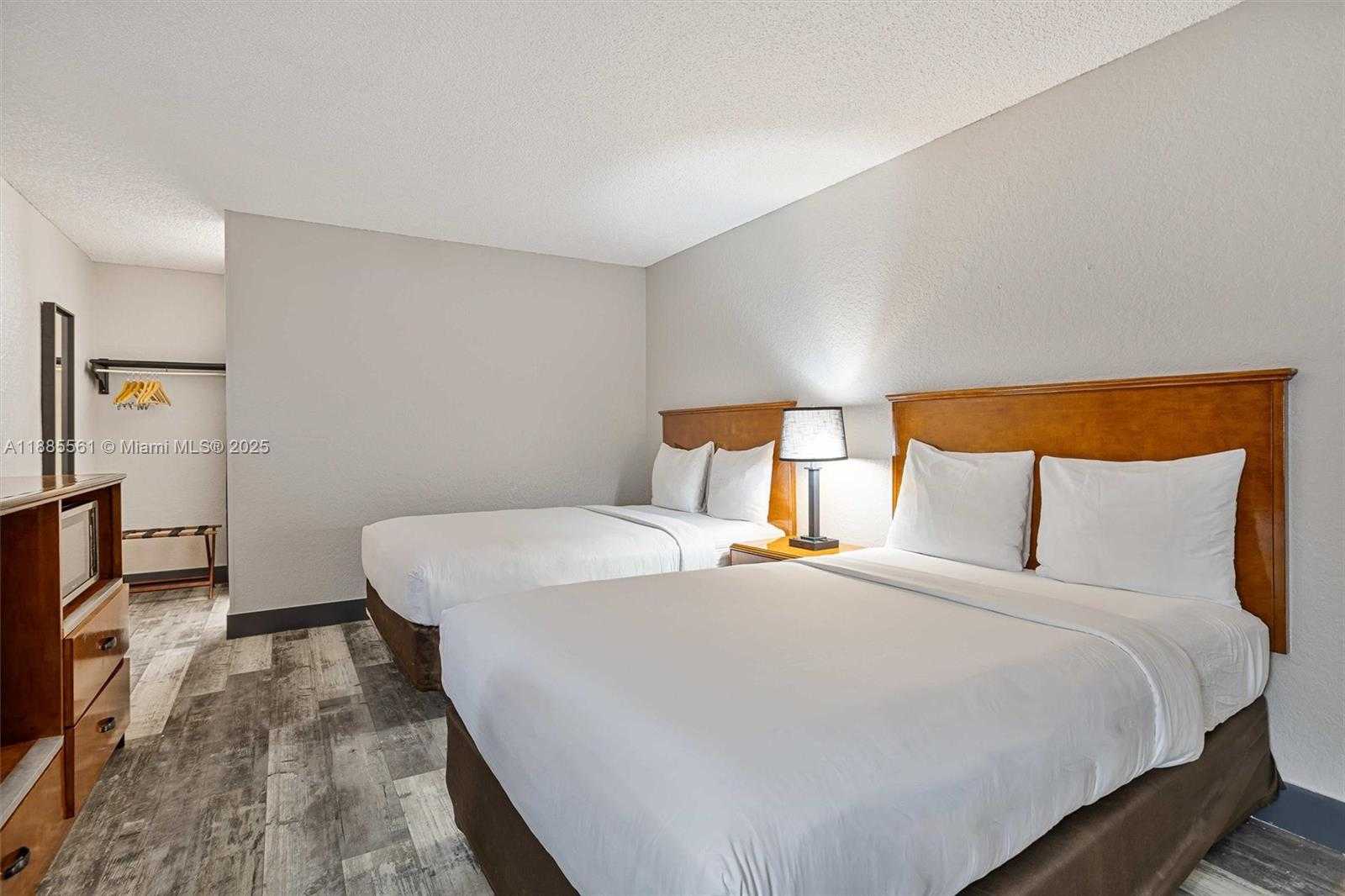 Small Image of 3959 NORTH WEST 79TH AVE, Doral Number 9