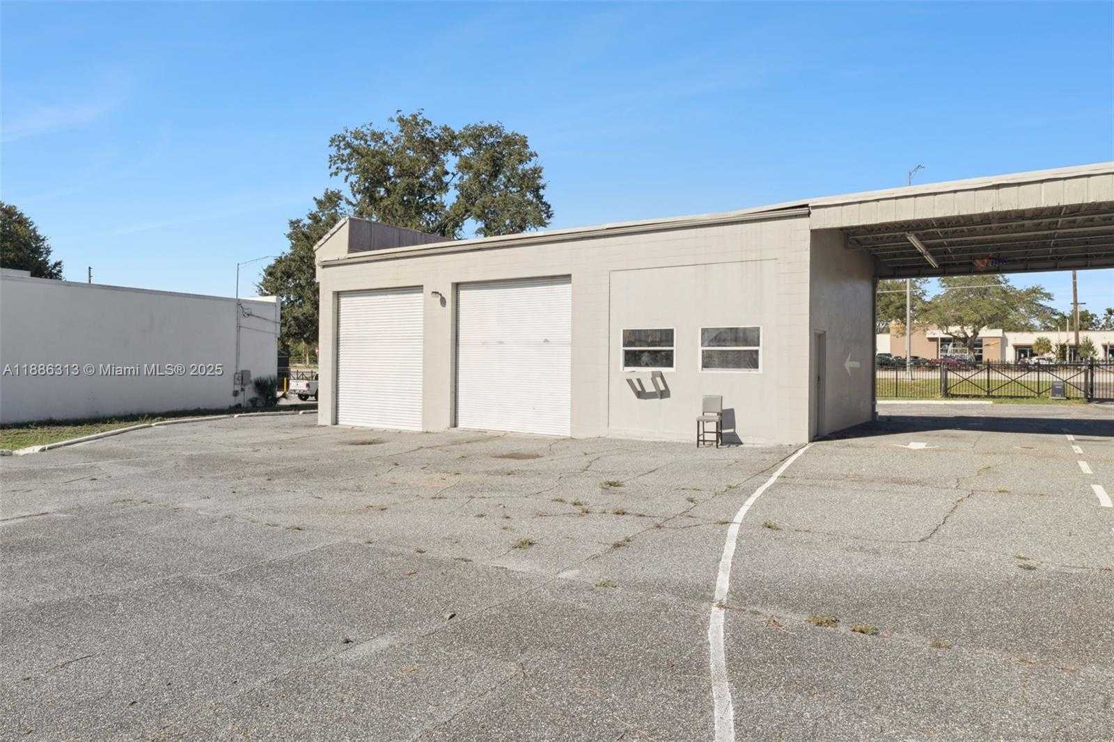 Small Image of 205 SOUTH US HIGHWAY 17-92, Other City - In The State Of Florida Number 11