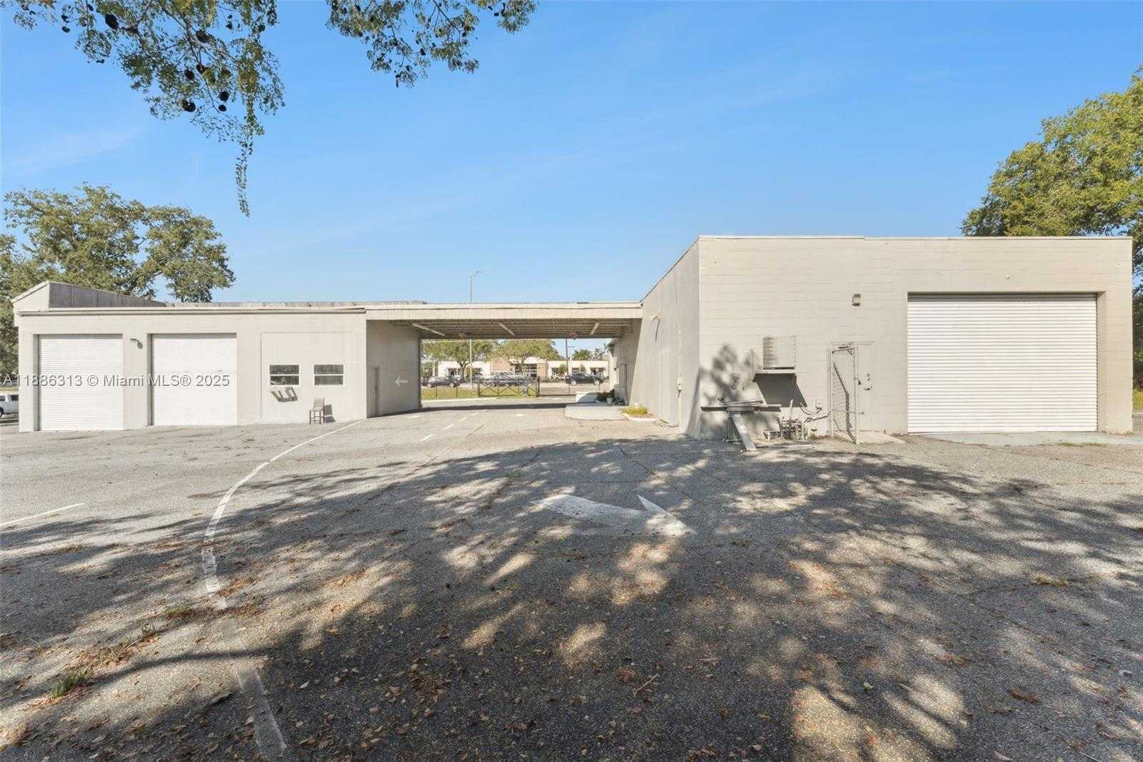 Small Image of 205 SOUTH US HIGHWAY 17-92, Other City - In The State Of Florida Number 12