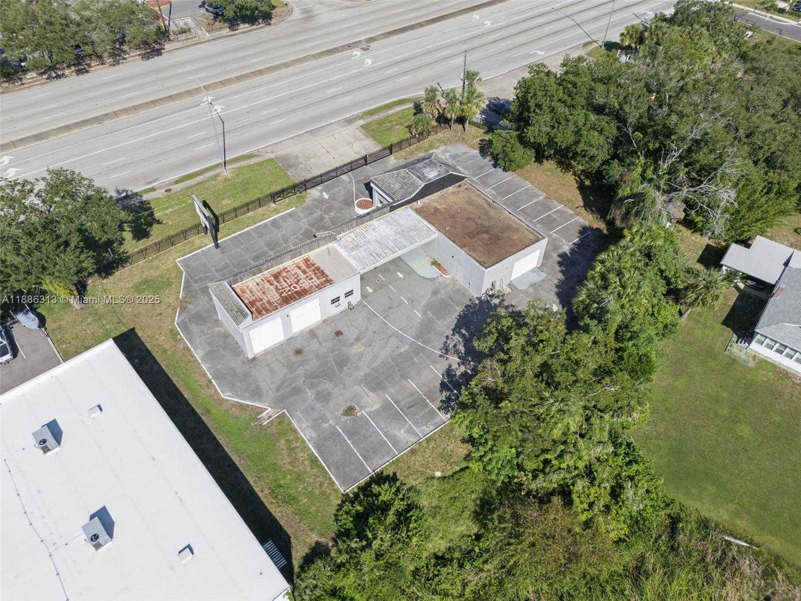 Small Image of 205 SOUTH US HIGHWAY 17-92, Other City - In The State Of Florida Number 16