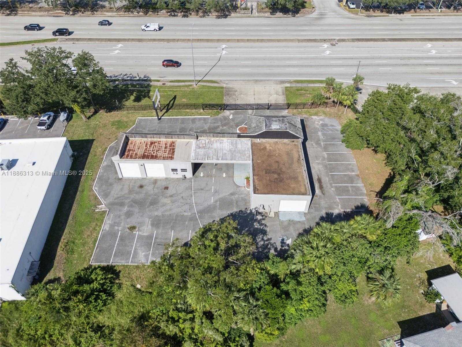 Small Image of 205 SOUTH US HIGHWAY 17-92, Other City - In The State Of Florida Number 17