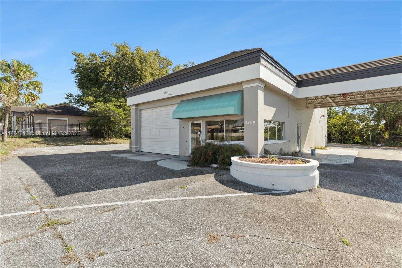 Small Image of 205 SOUTH US HIGHWAY 17-92, Other City - In The State Of Florida Number 4