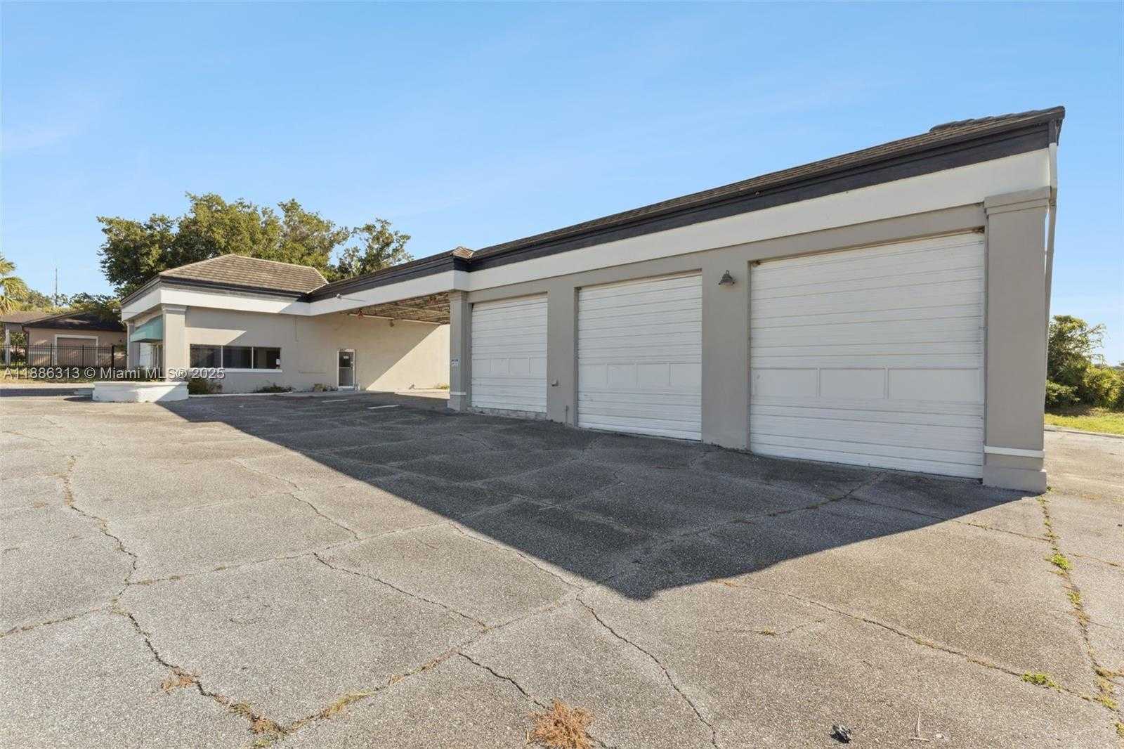 Small Image of 205 SOUTH US HIGHWAY 17-92, Other City - In The State Of Florida Number 6