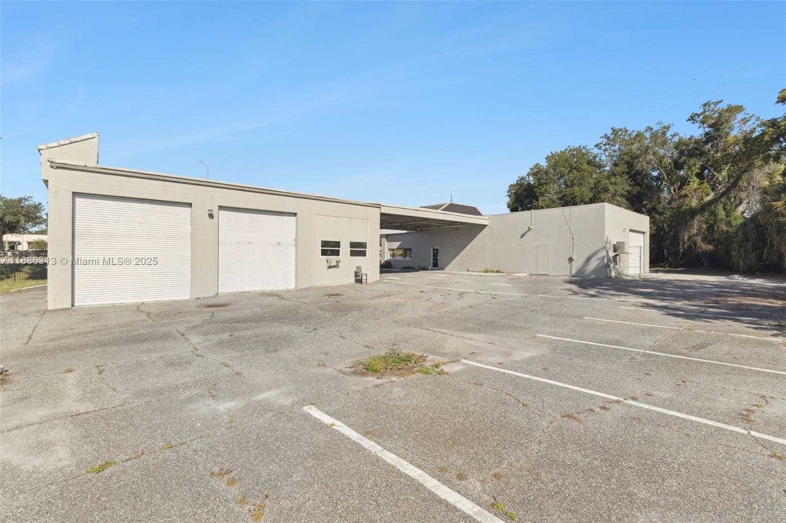 Small Image of 205 SOUTH US HIGHWAY 17-92, Other City - In The State Of Florida Number 7