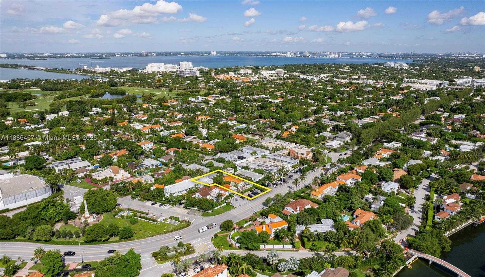 Small Image of 2822 PINE TREE DR, Miami Beach Number 4