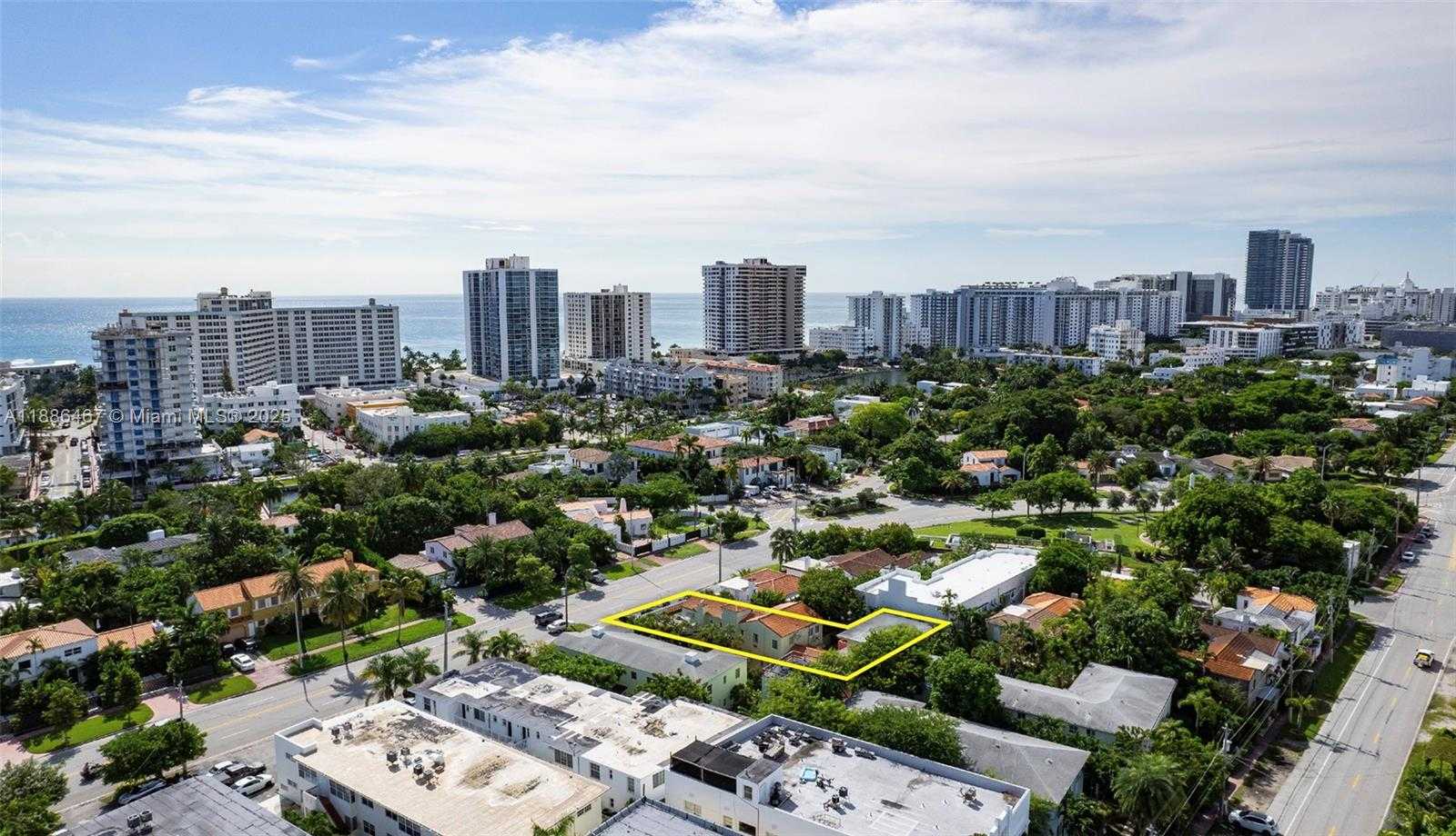 Small Image of 2822 PINE TREE DR, Miami Beach Number 5