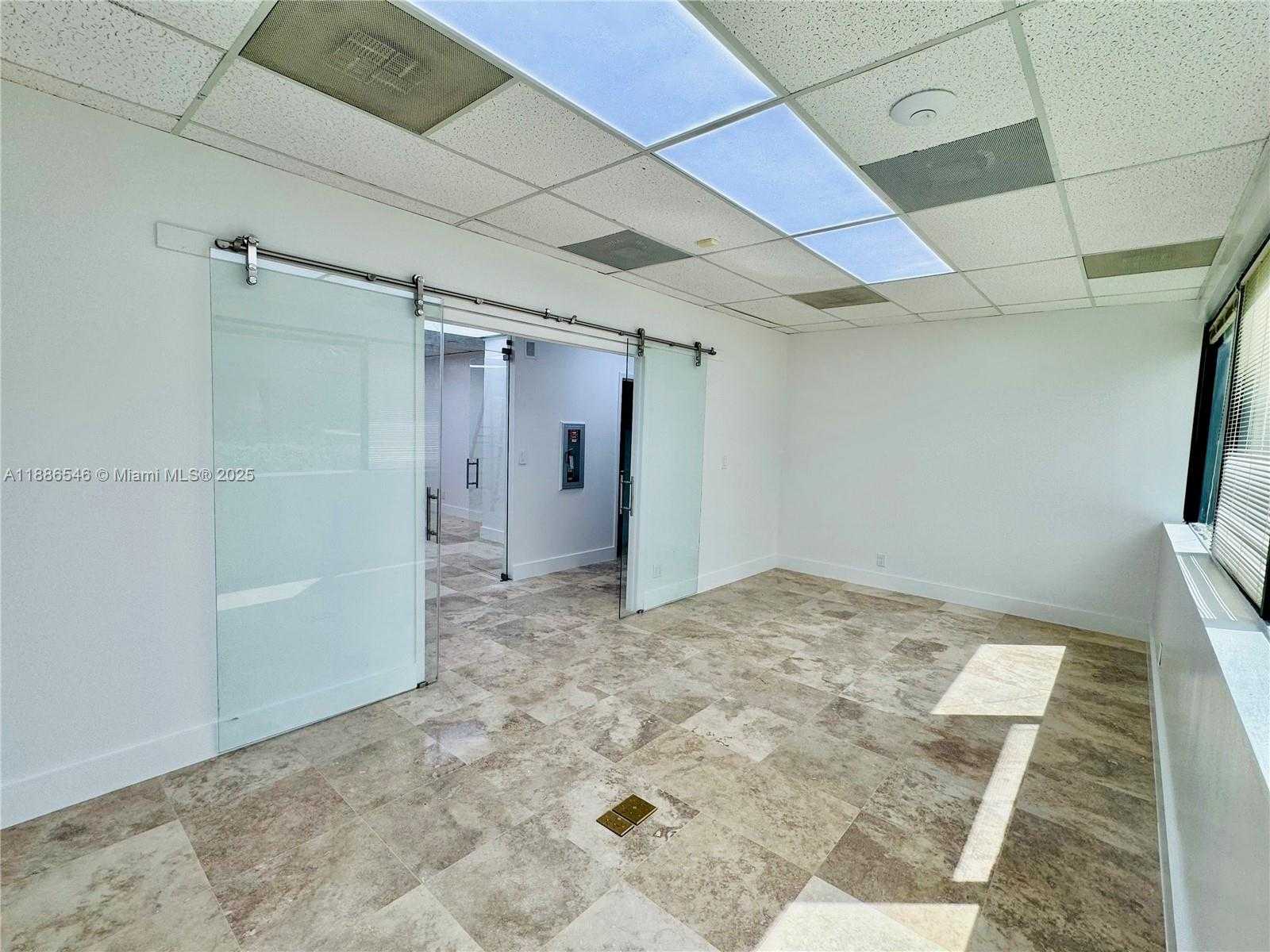Small Image of 440 SAWGRASS CORPORATE PKWY #108, Sunrise Number 7