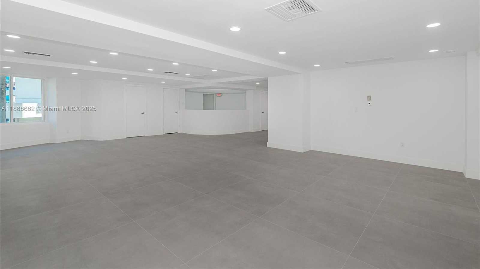 Small Image of 5401 COLLINS AVE #CU-9, Miami Beach Number 11