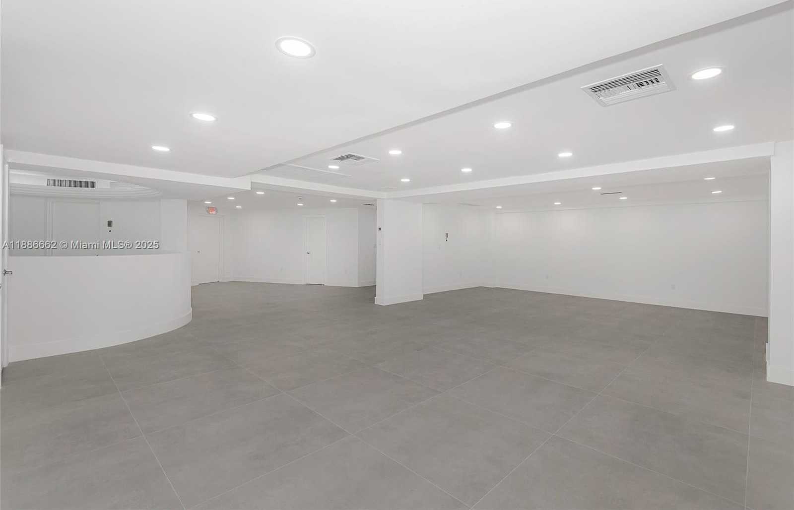 Small Image of 5401 COLLINS AVE #CU-9, Miami Beach Number 13