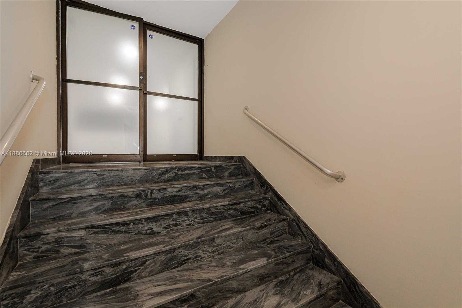 Small Image of 5401 COLLINS AVE #CU-9, Miami Beach Number 2