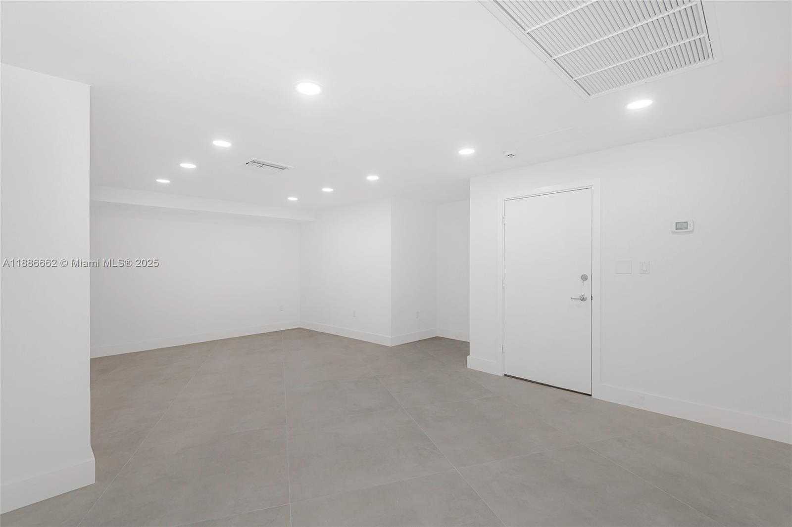 Small Image of 5401 COLLINS AVE #CU-9, Miami Beach Number 22