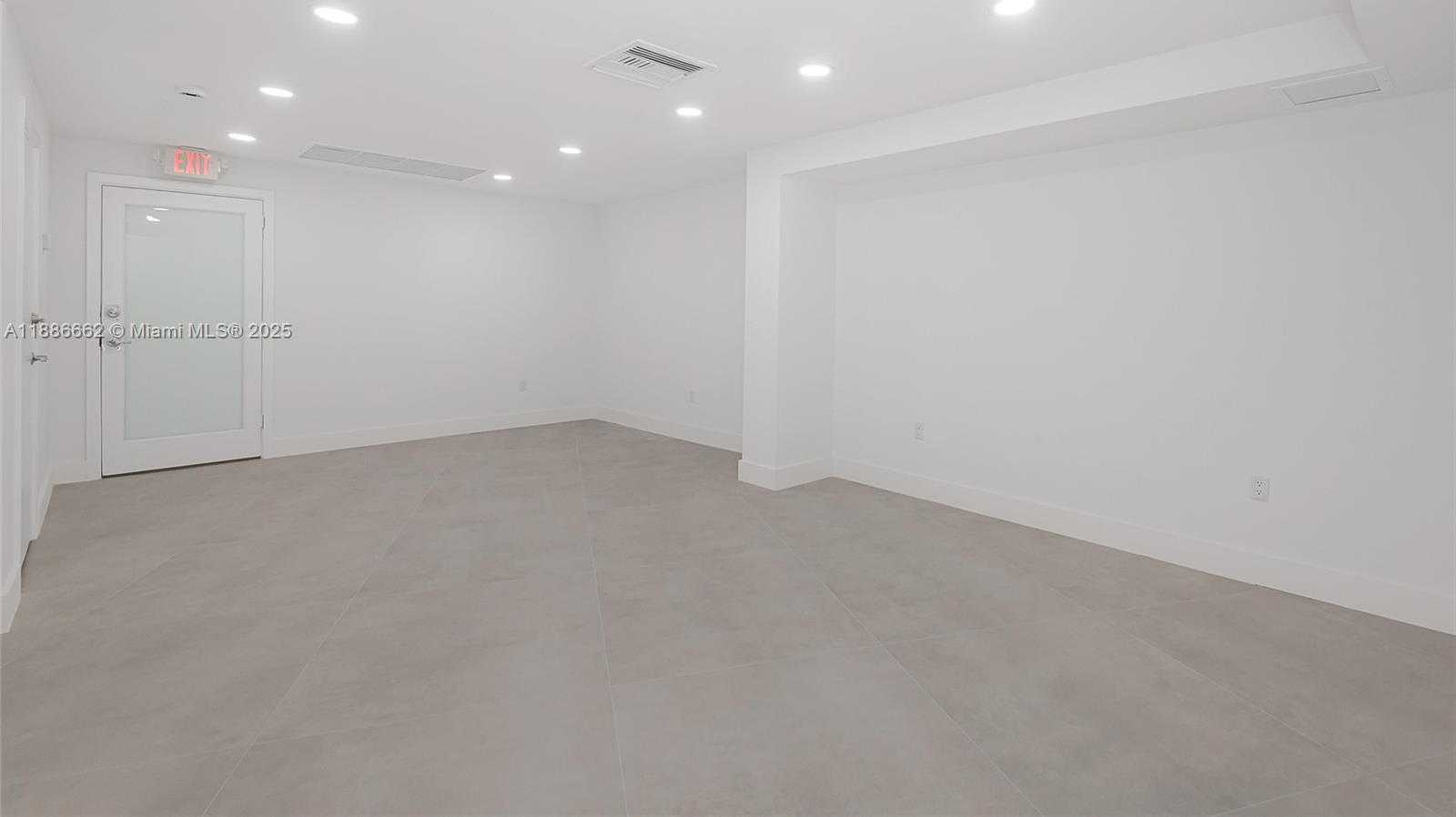 Small Image of 5401 COLLINS AVE #CU-9, Miami Beach Number 23