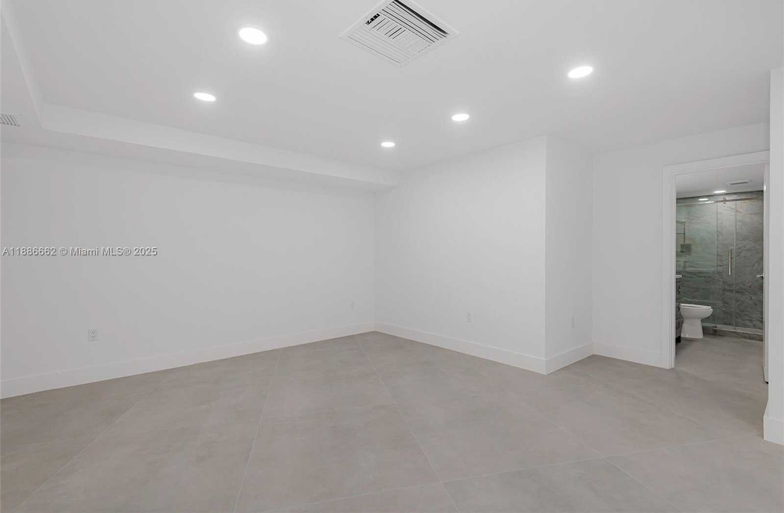 Small Image of 5401 COLLINS AVE #CU-9, Miami Beach Number 25