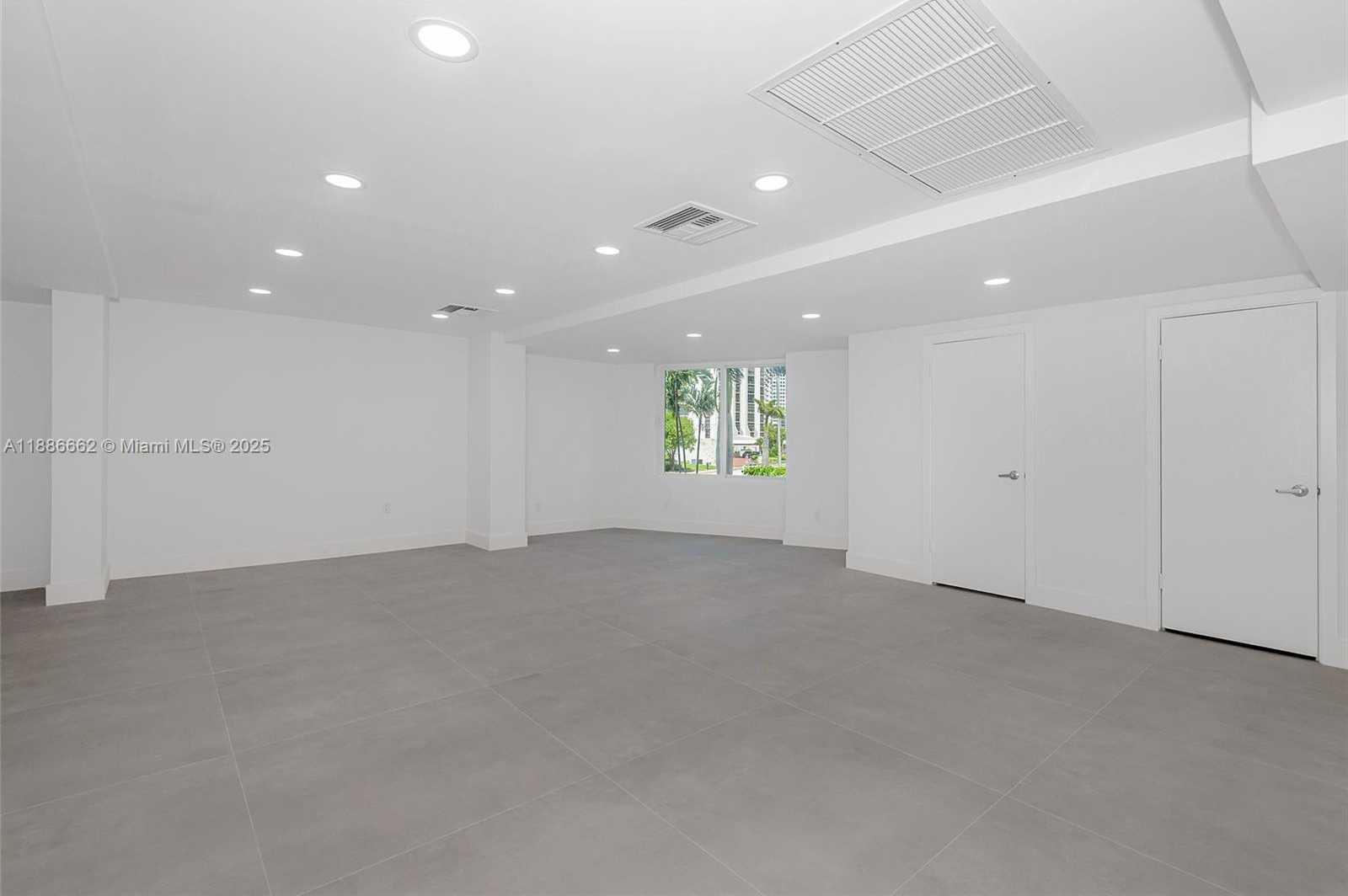 Small Image of 5401 COLLINS AVE #CU-9, Miami Beach Number 4