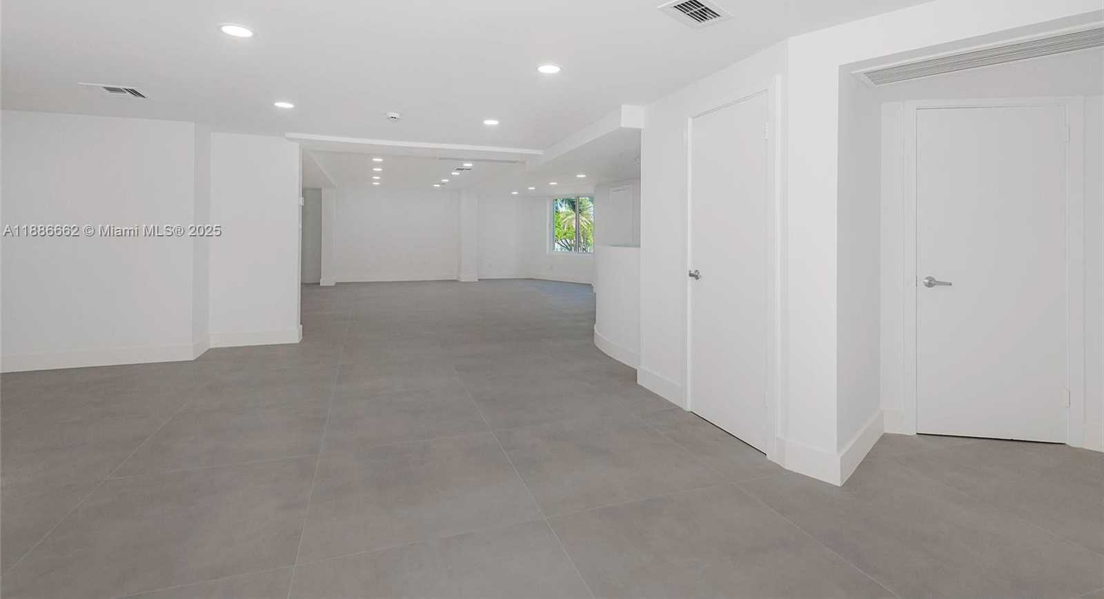 Small Image of 5401 COLLINS AVE #CU-9, Miami Beach Number 8
