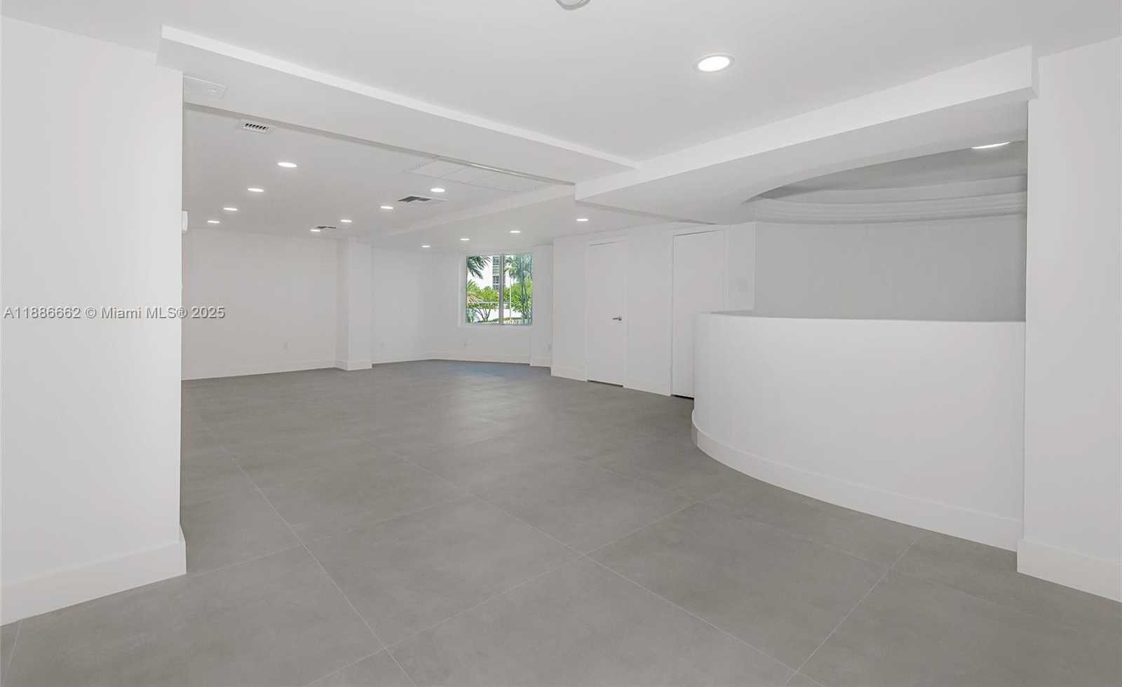 Small Image of 5401 COLLINS AVE #CU-9, Miami Beach Number 9