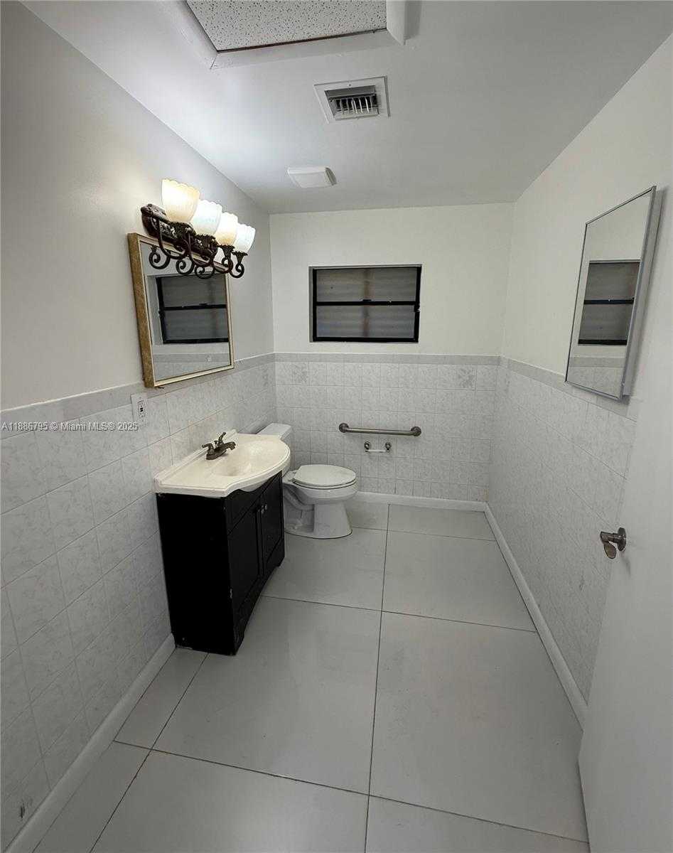 Small Image of 1225 NORTH EAST 162ND ST, North Miami Beach Number 10