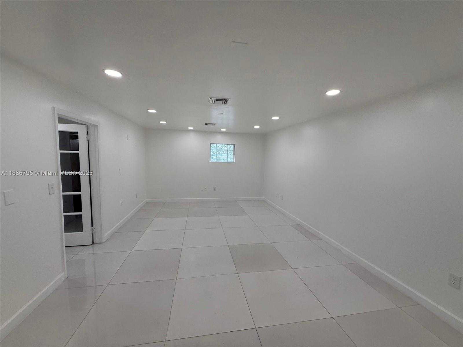 Small Image of 1225 NORTH EAST 162ND ST, North Miami Beach Number 2