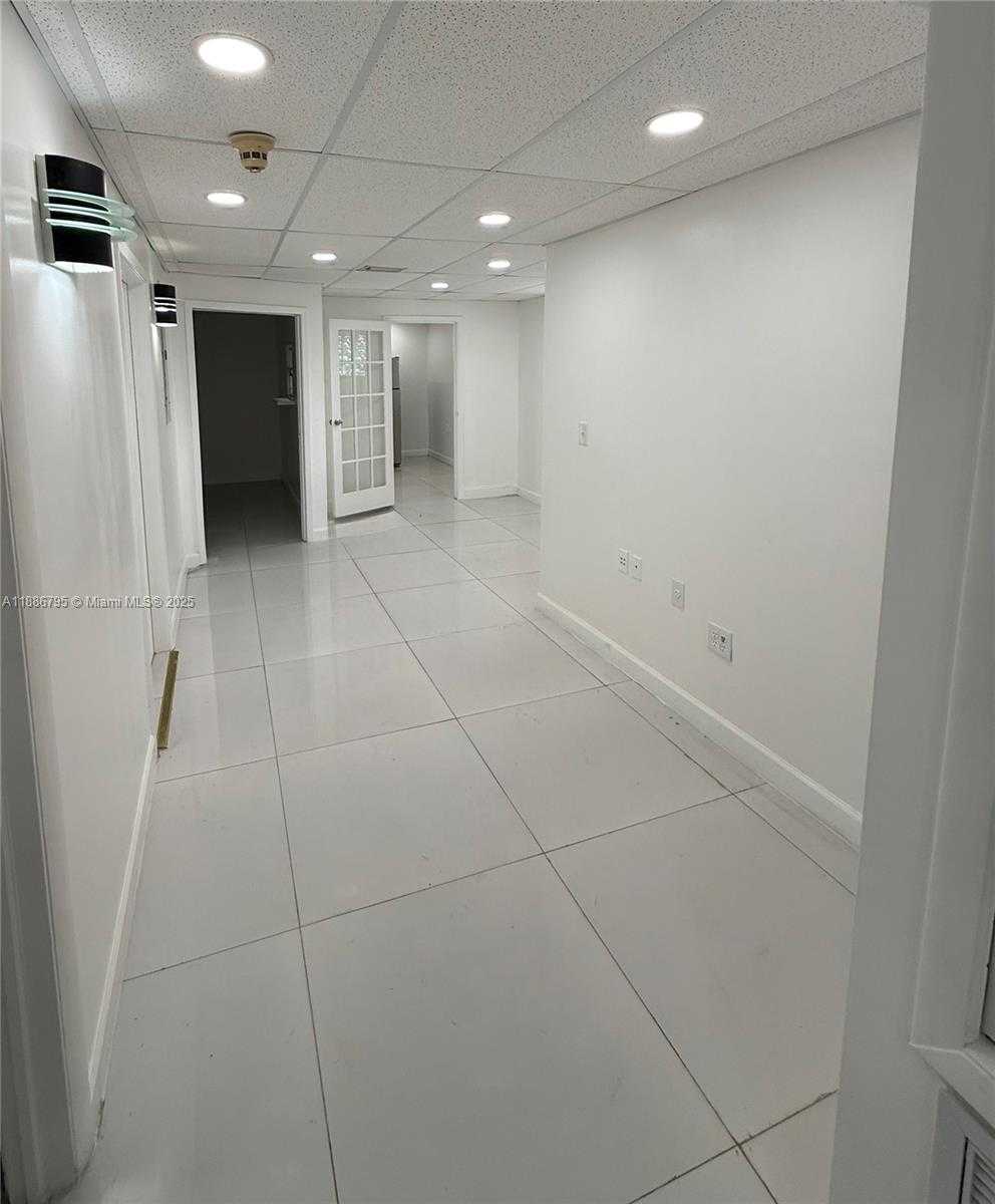 Small Image of 1225 NORTH EAST 162ND ST, North Miami Beach Number 4