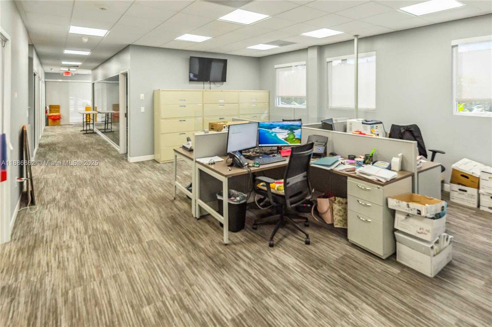 Small Image of 2415 STIRLING RD, Hollywood Number 11