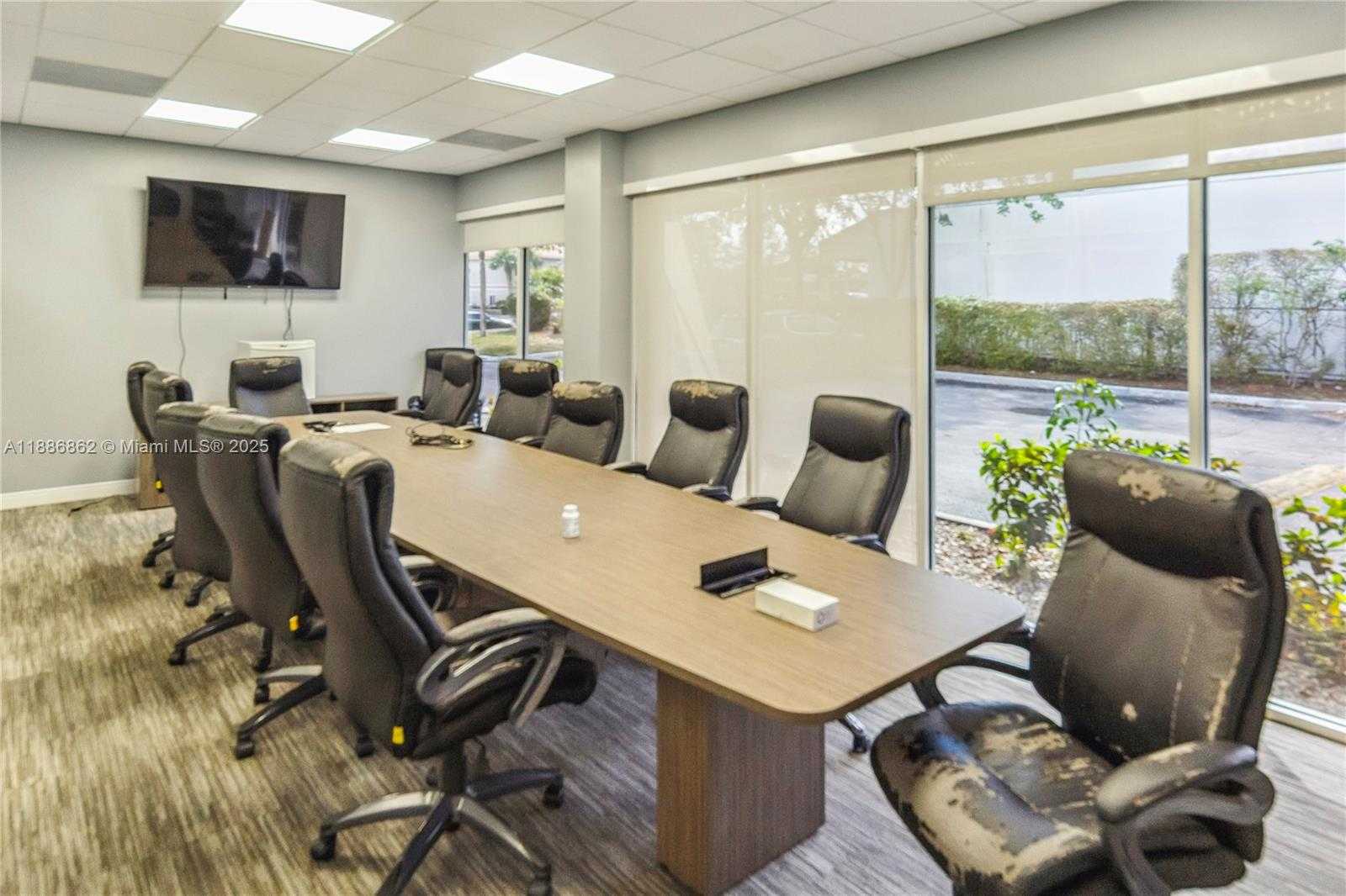 Small Image of 2415 STIRLING RD, Hollywood Number 12