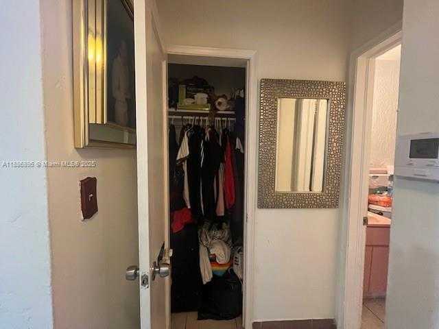 Small Image of 2900 WEST FLAGLER ST, Miami Number 20