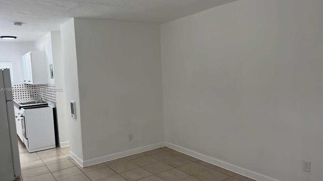 Small Image of 2900 WEST FLAGLER ST, Miami Number 39