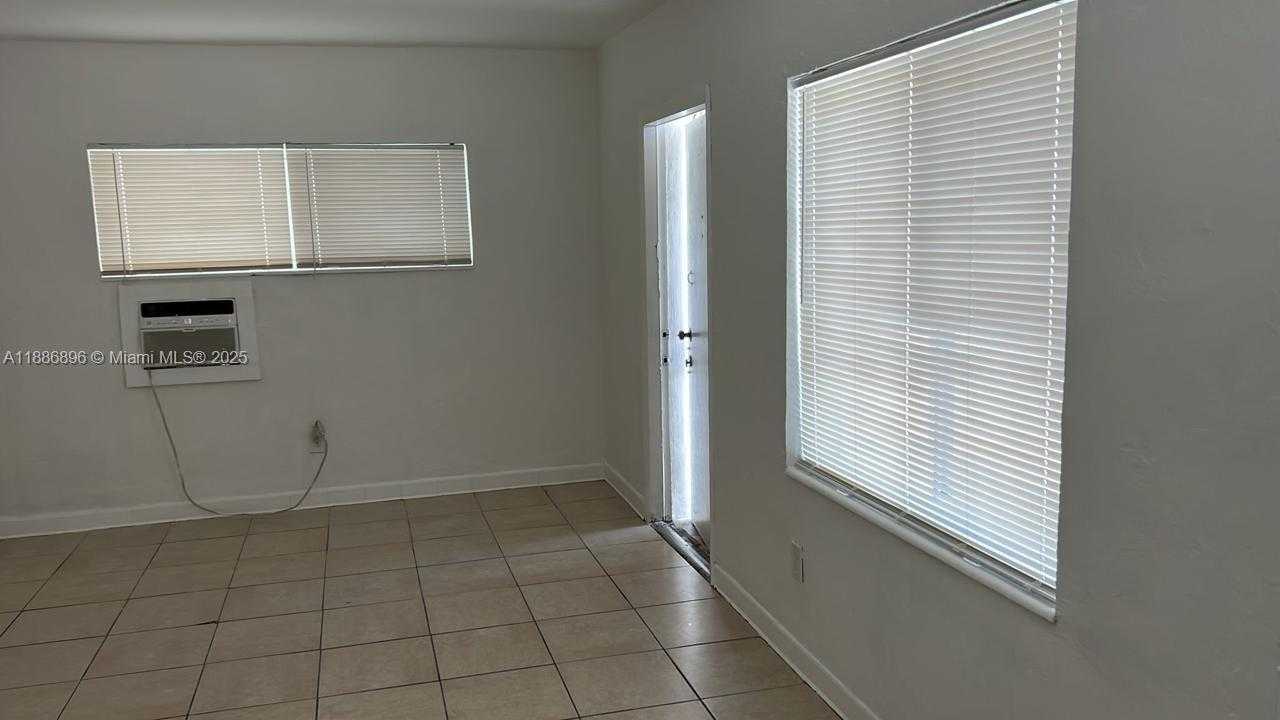 Small Image of 2900 WEST FLAGLER ST, Miami Number 40