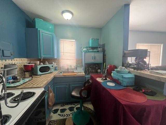 Small Image of 2900 WEST FLAGLER ST, Miami Number 7