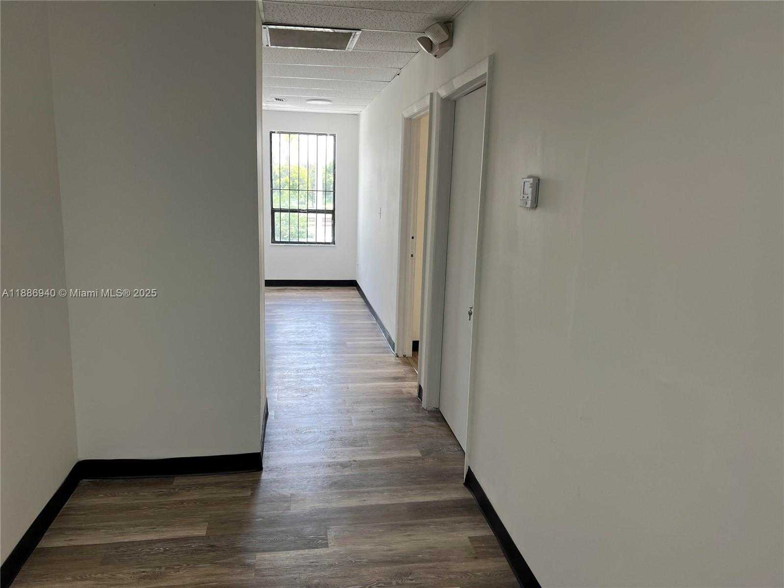 Small Image of 2001 NORTH DIXIE HWY, Pompano Beach Number 4