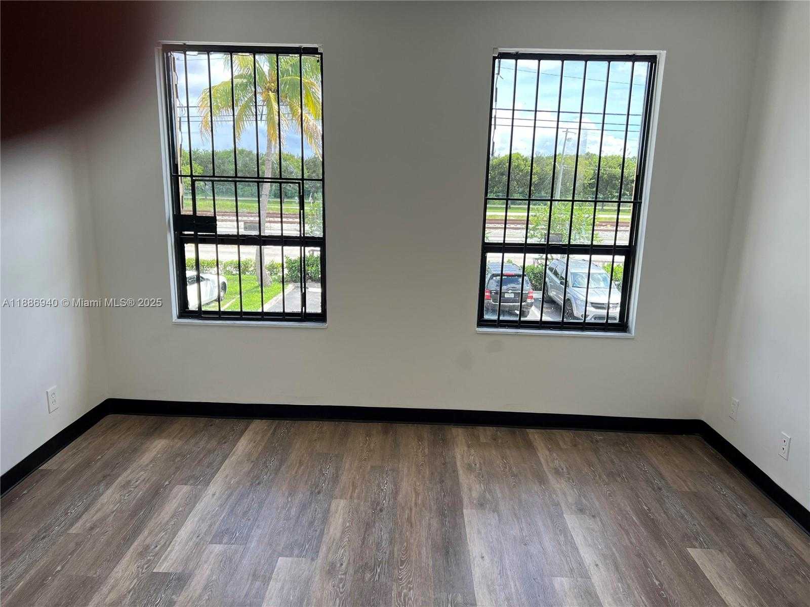 Small Image of 2001 NORTH DIXIE HWY, Pompano Beach Number 7