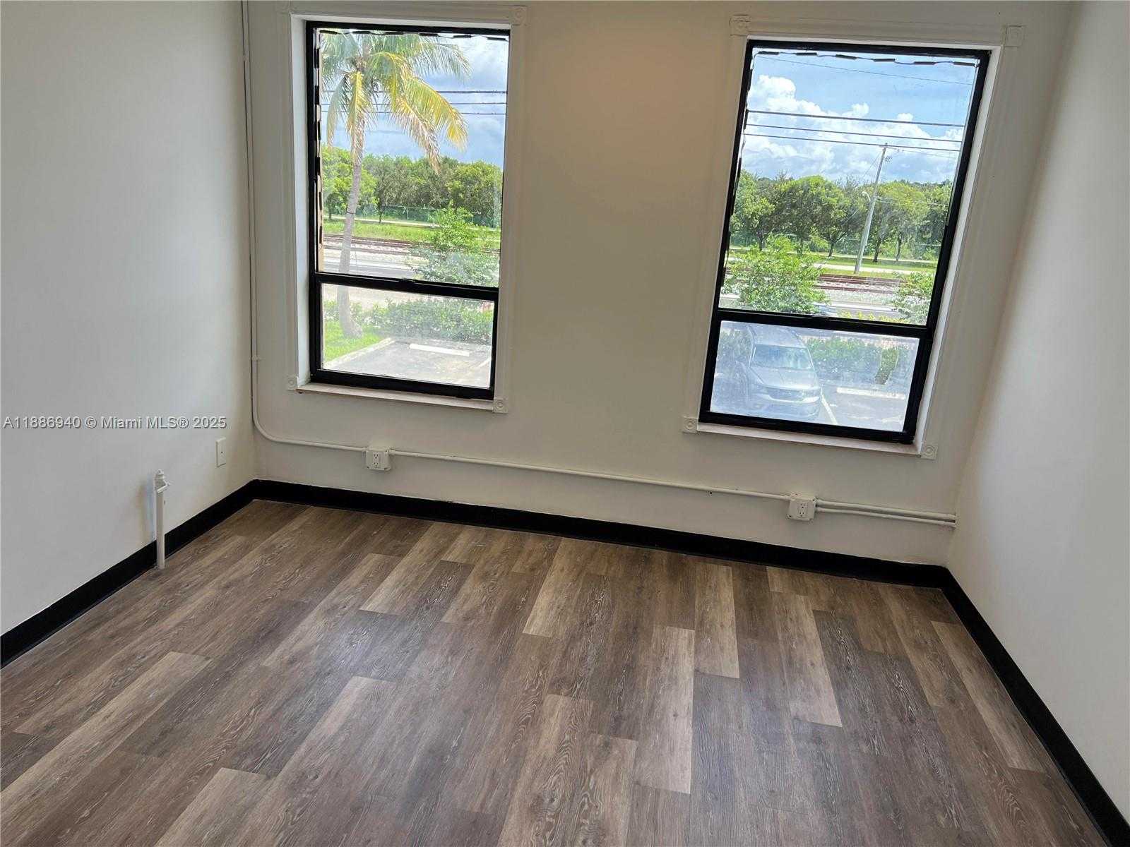 Small Image of 2001 NORTH DIXIE HWY, Pompano Beach Number 8
