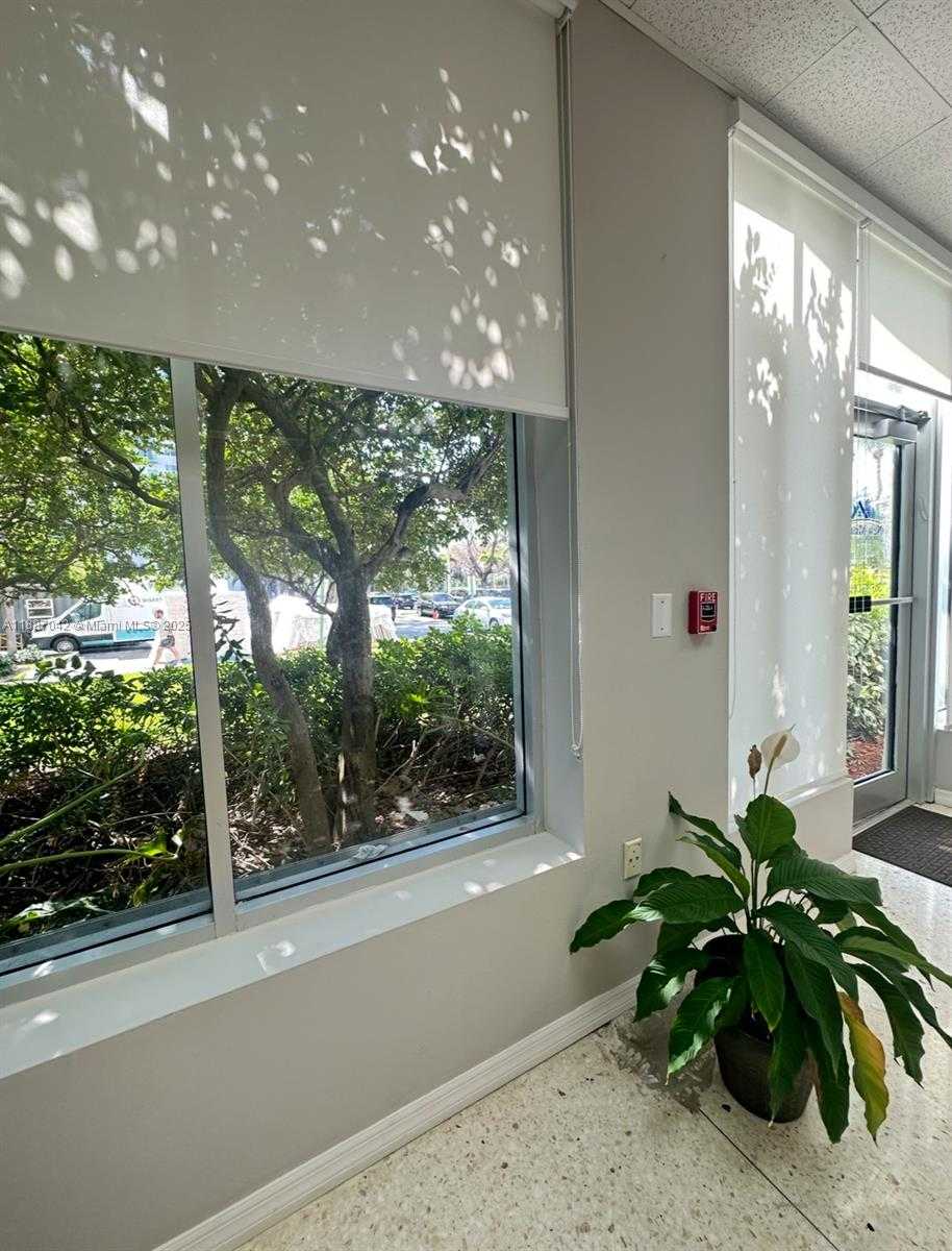 Small Image of 19370 COLLINS AVE #CU-6, Sunny Isles Beach Number 4