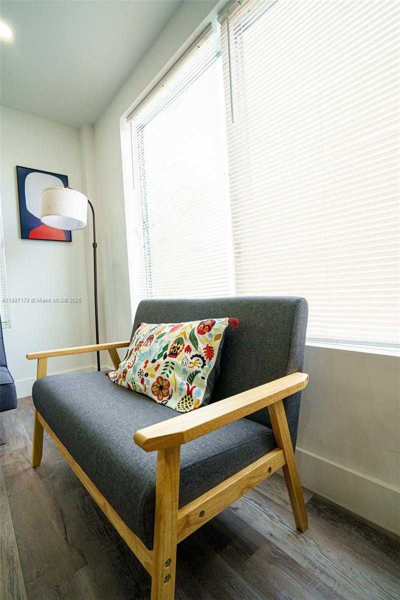 Small Image of 444 PONCE DE LEON BLVD, Coral Gables Number 10