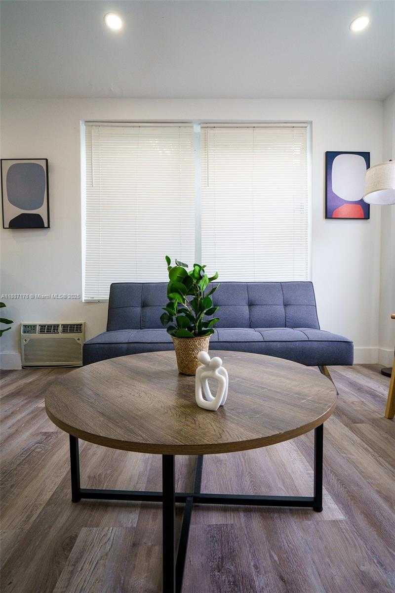 Small Image of 444 PONCE DE LEON BLVD, Coral Gables Number 11