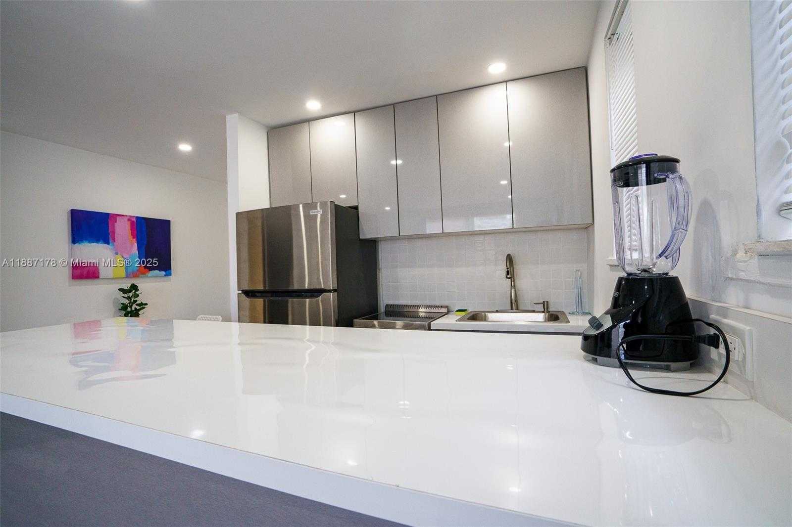 Small Image of 444 PONCE DE LEON BLVD, Coral Gables Number 13