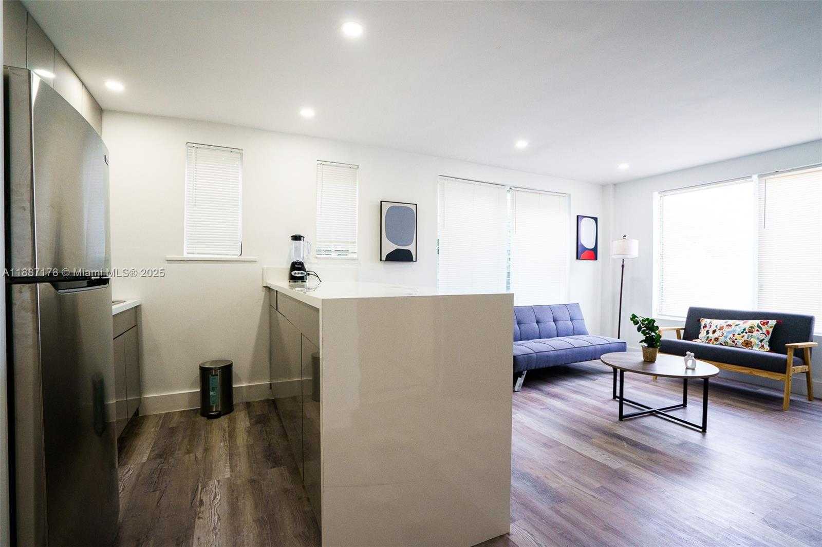 Small Image of 444 PONCE DE LEON BLVD, Coral Gables Number 15